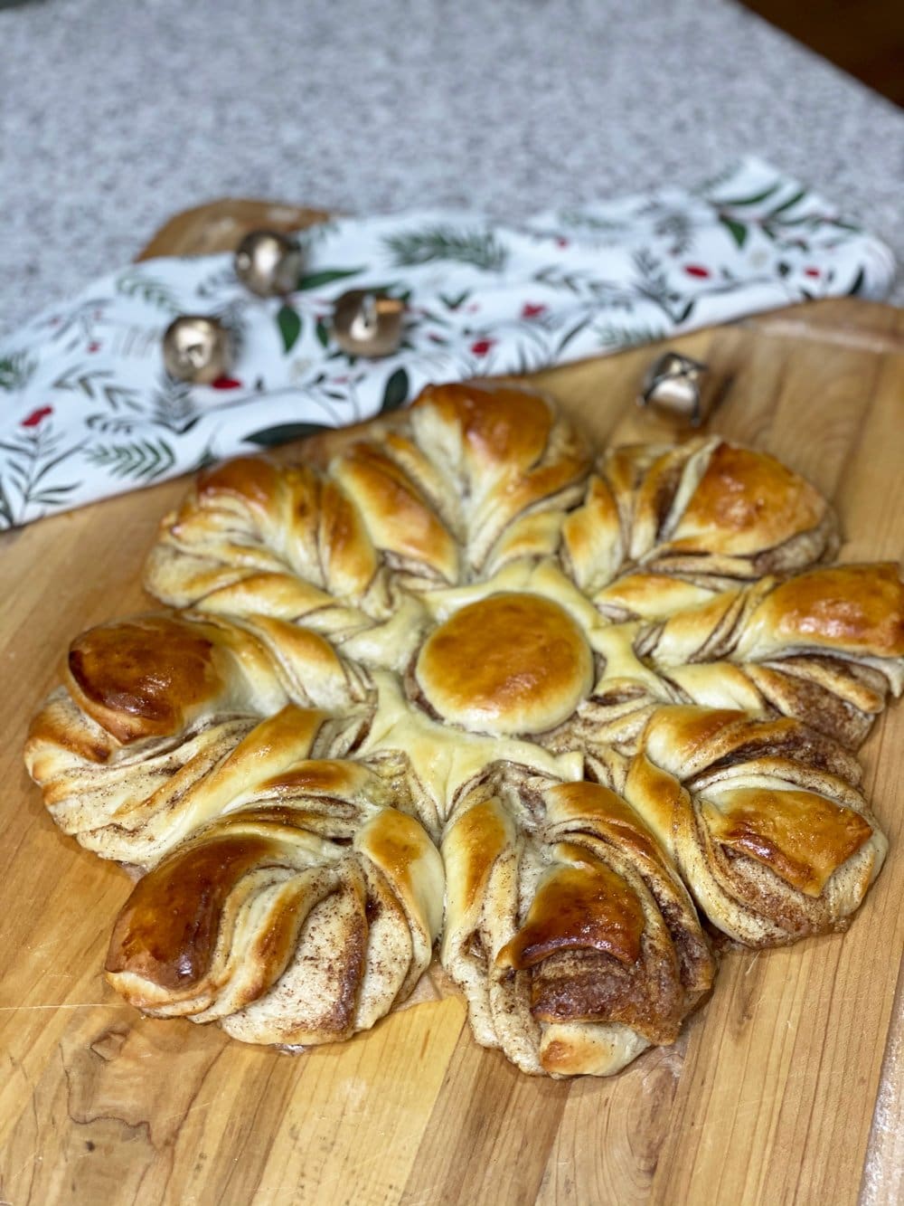 holiday cinnamon star bread